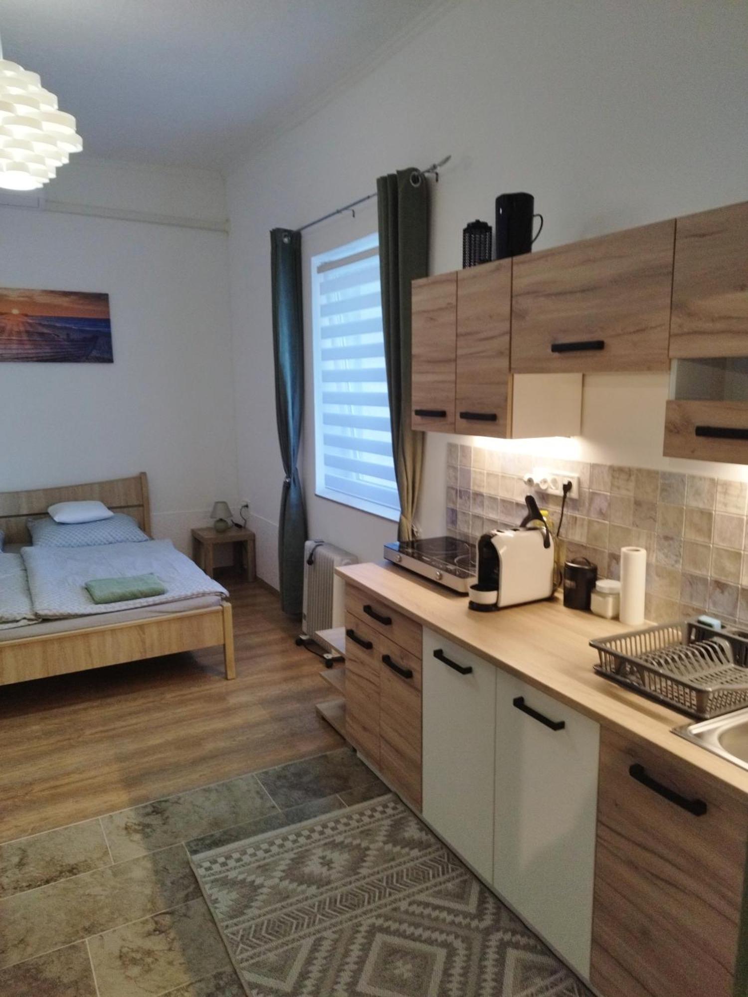 Holling Apartman Fertőboz المظهر الخارجي الصورة