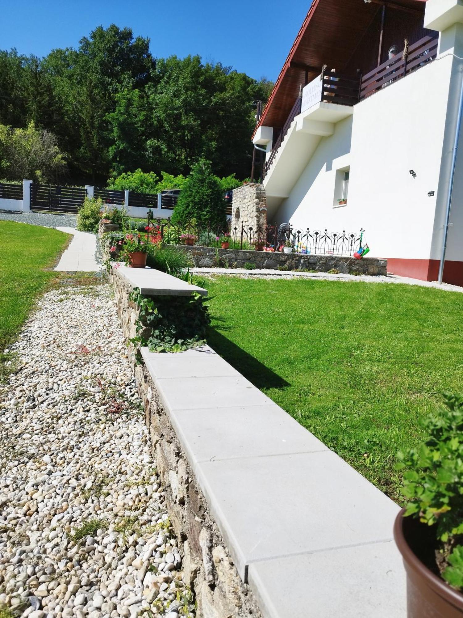 Holling Apartman Fertőboz المظهر الخارجي الصورة