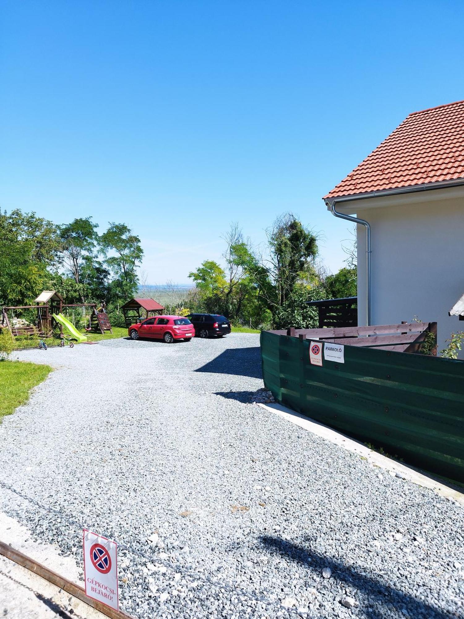 Holling Apartman Fertőboz المظهر الخارجي الصورة